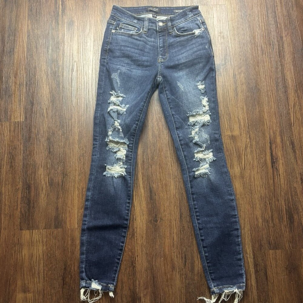 Judy Blue Skinny Fit Jeans Destroyed Medium Wash Raw Hem 82210 Women’s Size 1/25